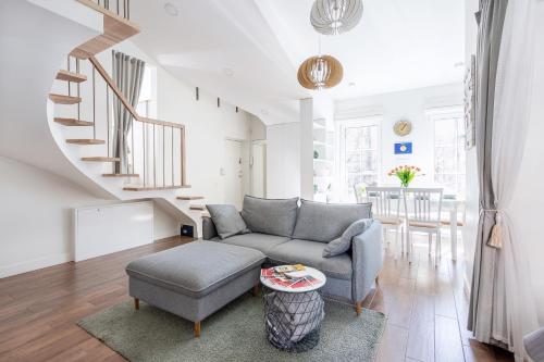 3 Bedroom Apartment 24h self check in, free parking, Ac, fireplace