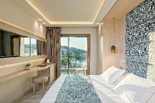 Amada Colossos Resort