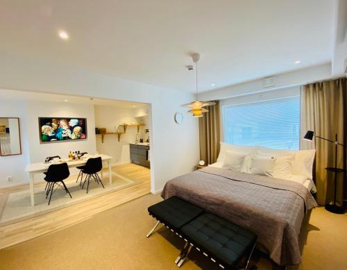 Easy Livin' Apartment Hotel by Stubor