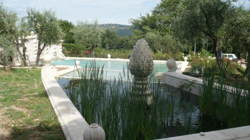 Sovana Hotel Resort