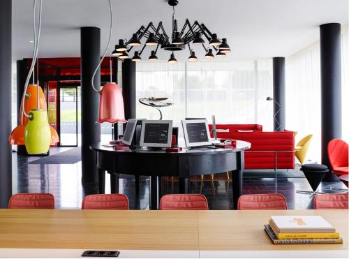 CitizenM Paris Charles de Gaulle Airport Hotel