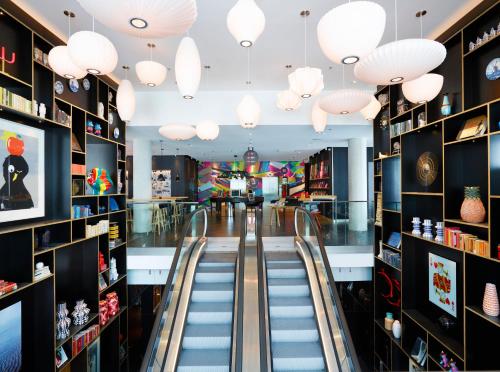 CitizenM Paris La Defense Hotel