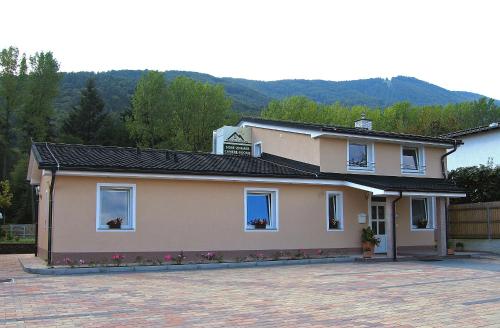 Pri Gondoli Guest House