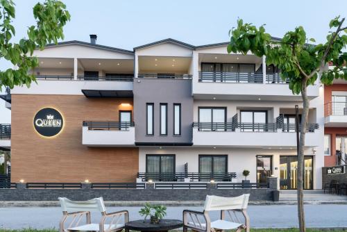 Elizabeth Queen Luxuxy Rooms