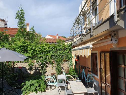 Apartments Lara Piran