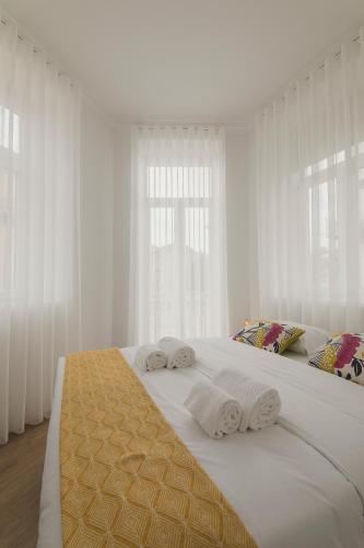 Vibrant Host - Heroismo's Metro