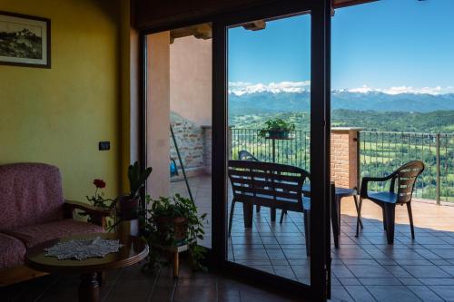 All'Ombra Del Castello