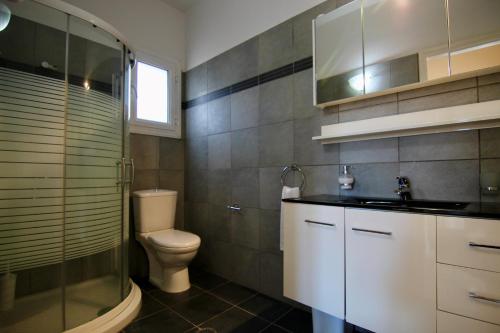 Grand Bleu by Fun In the Sun