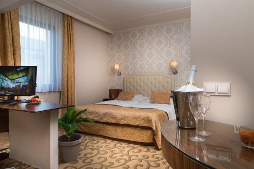 Hotel Golden Ball Club