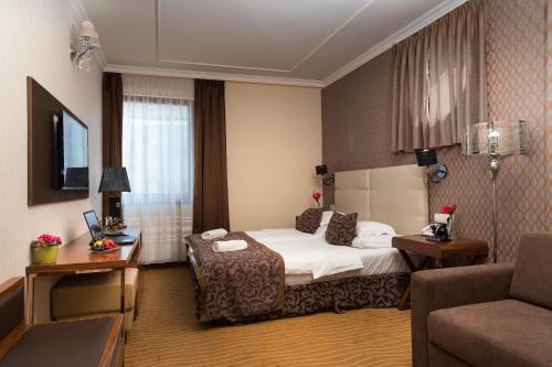 Hotel Golden Ball Club