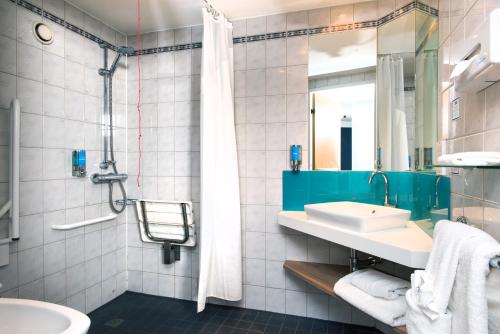 Holiday Inn Express London - Luton Airport