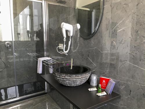 Regina Margherita Bed and Breakfast & Solarium