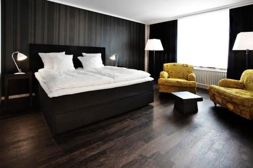 First Hotel Grand