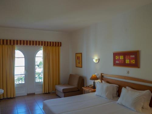 Luz Bay Club Beach & Sun Hotel