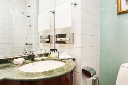Elite Plaza Hotel