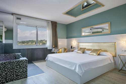 Hotel H