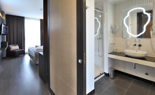 Best Western Premier CHC Airport