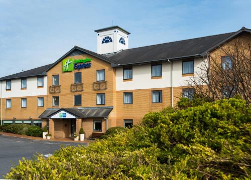 Holiday Inn Express Swansea - East