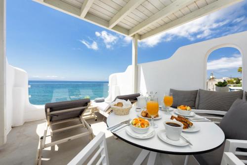 Blue Waves Suites & Apartments