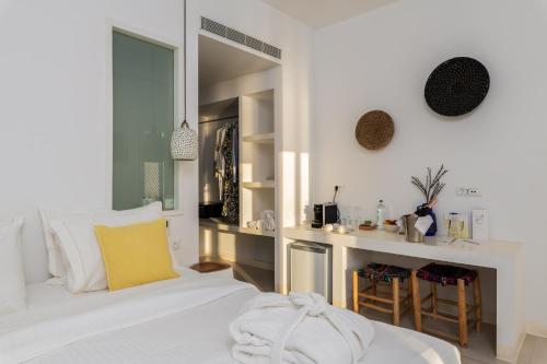 Bluetopia Suites