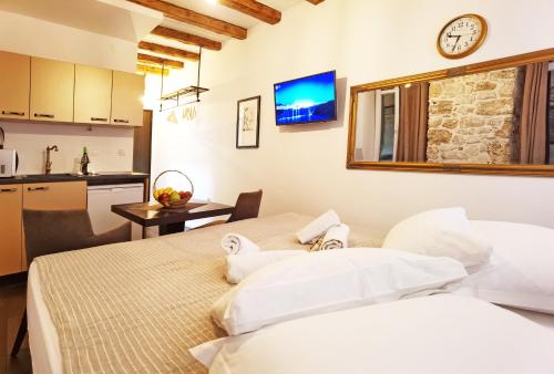 Pearl Stone Apartments