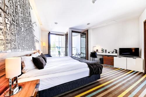 Bayjonn Hotel & Restaurant