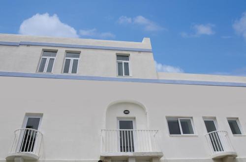 Cresta Beach Studios