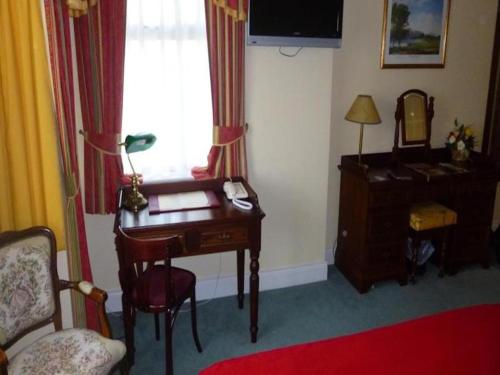 Killeen House Hotel & Rozzers Restaurant