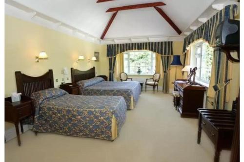 Killeen House Hotel & Rozzers Restaurant