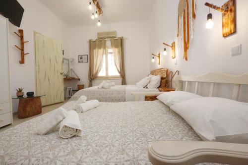Onar Syros-Rustic Rooms