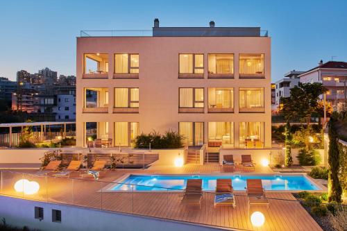 Eol Apartments
