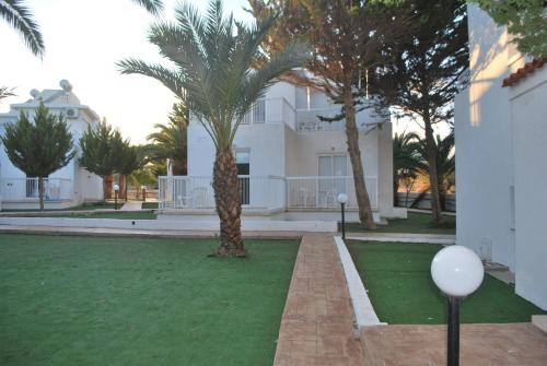 Flisvos Beach Apartments