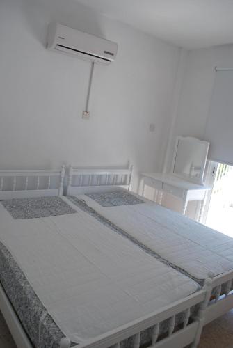 Flisvos Beach Apartments