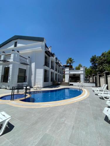 Miyas Luxury Hotel