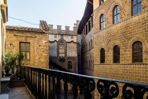 Porcellino Gallery Art Boutique B&B