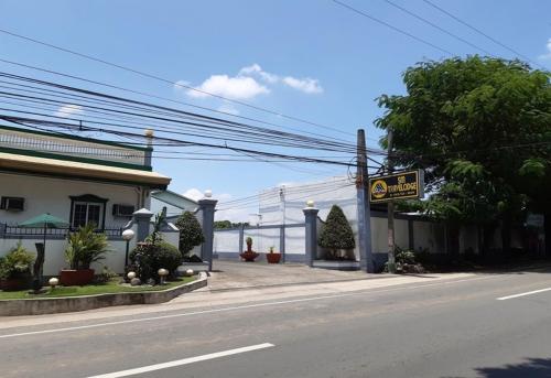 SM Travelodge Hotel & Restaurant