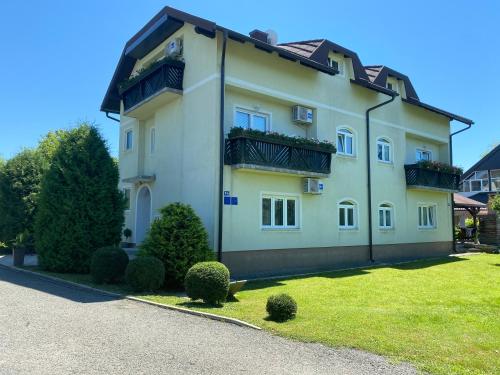 Apartments The Old Well