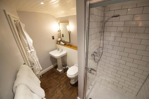 Wheelwrights Arms Country Inn & Pub