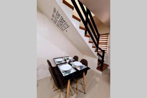 Cozy Space Near SM with Netflix and Fiber WiFi