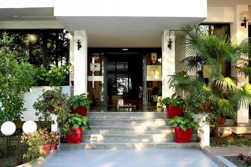 Pela Hotel