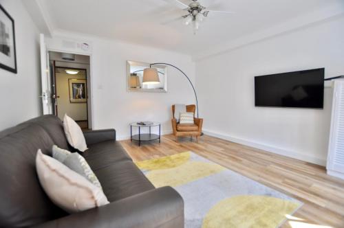 Marlyn Lodge City Of London