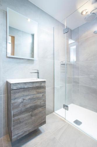 New Warehouse Holiday Lets