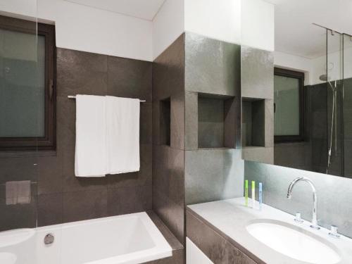 Troia Residence by The Editory Apartamentos Acala