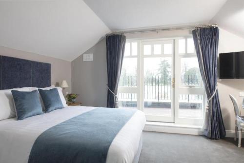 L. V. X. Kilkea Castle