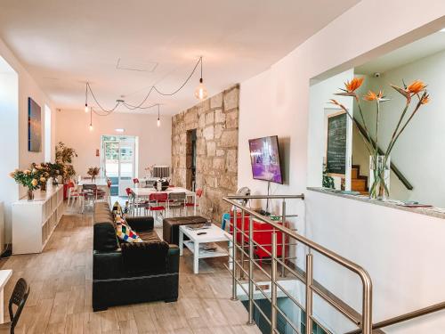 Urban Garden Porto Central Hostel