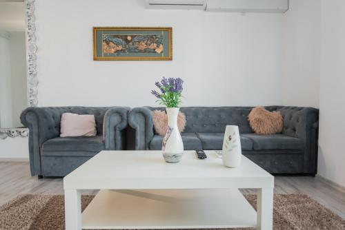Rania Apartments