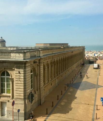 Rustig appartement met zeezicht dicht bij het centrum