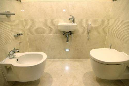 Retro Riverside Wellness Resort