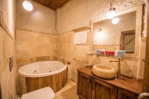 Charming Cave Hotel