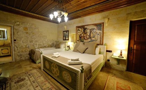 Caftan Cave Suites